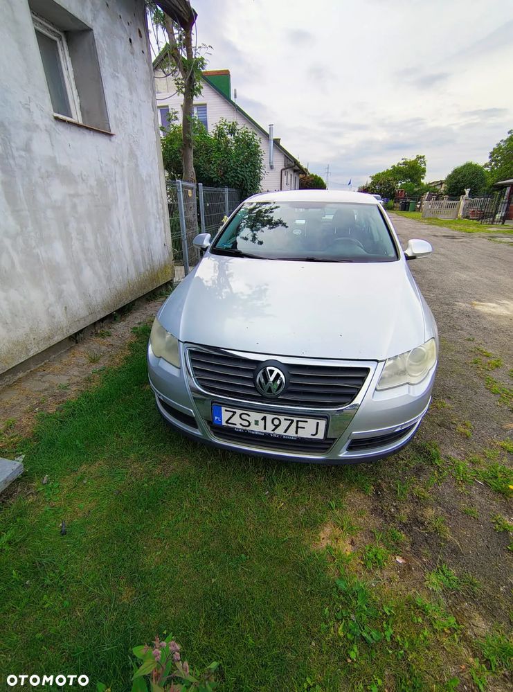 Volkswagen Passat 1.6 FSI Comfortline - 7