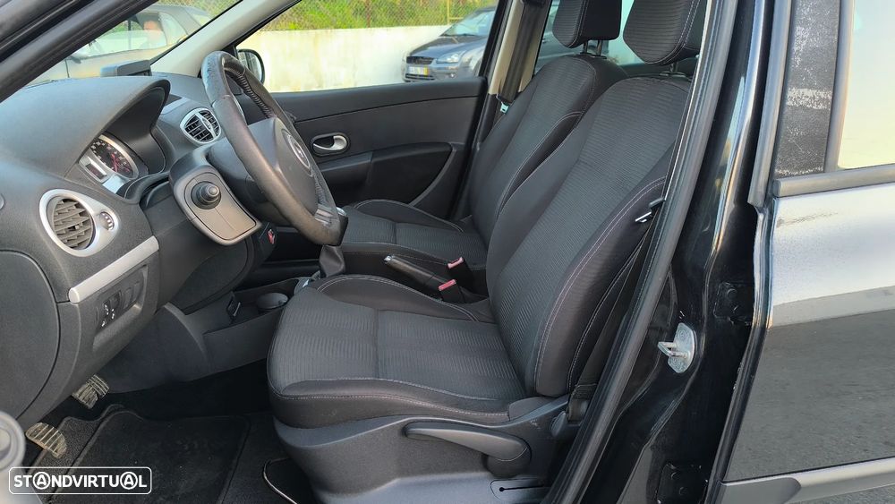 Renault Clio Sport Tourer - 36