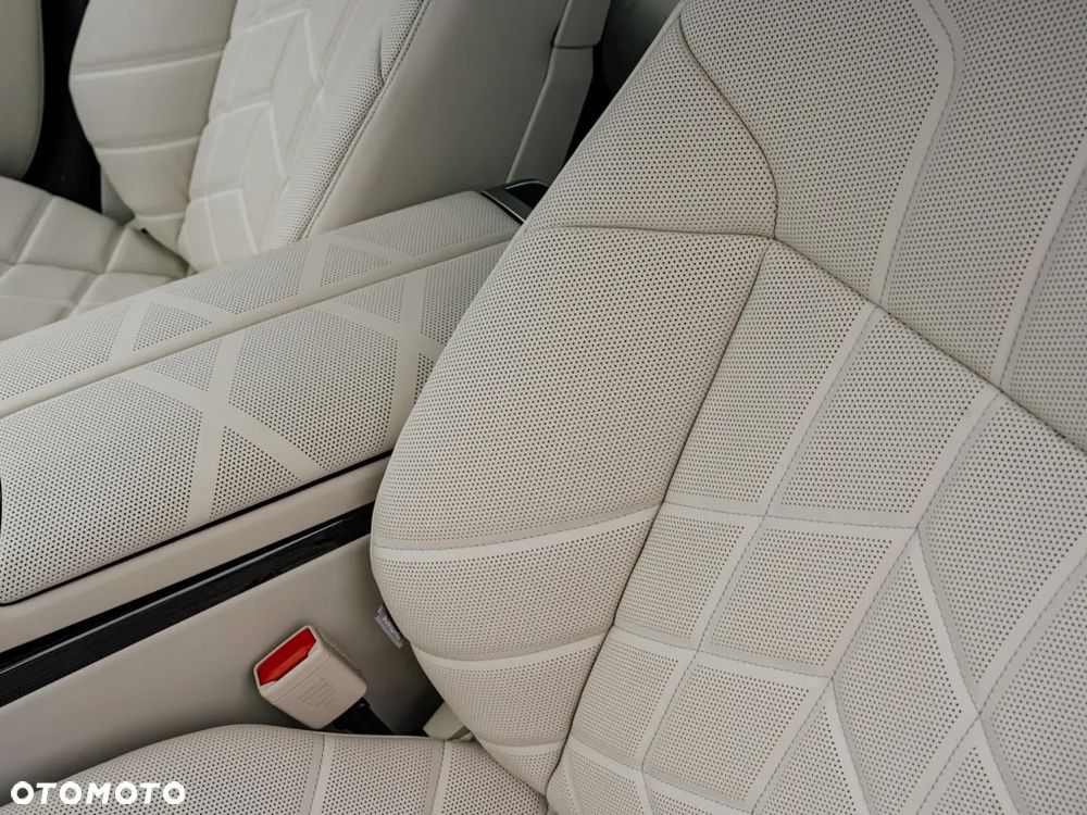 BMW Seria 7 750e PHEV xDrive M Sport sport - 13