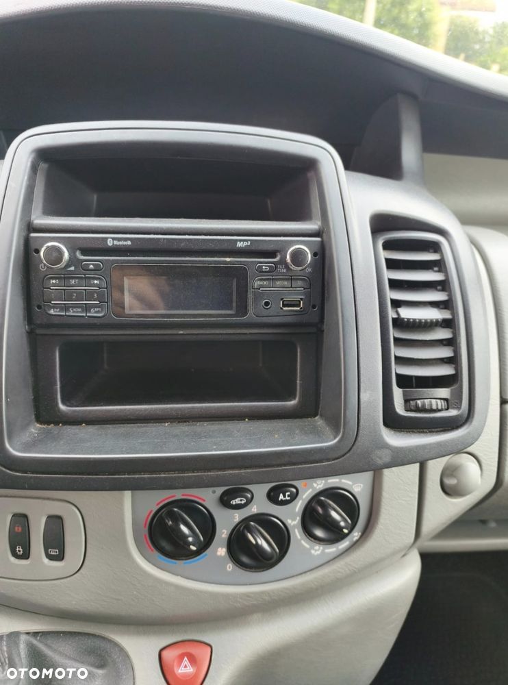 Opel Vivaro - 12