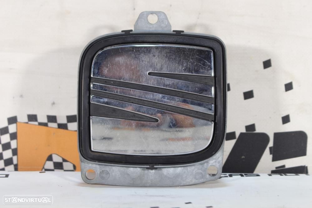 Puxador Da Tampa Da Mala Seat Leon (1P1)  5P0827565c / 5P0 827 565 C / - 1