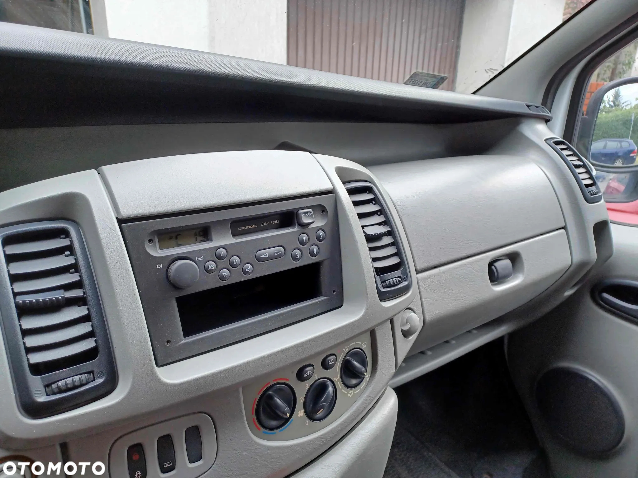 Opel VIVARO - 11