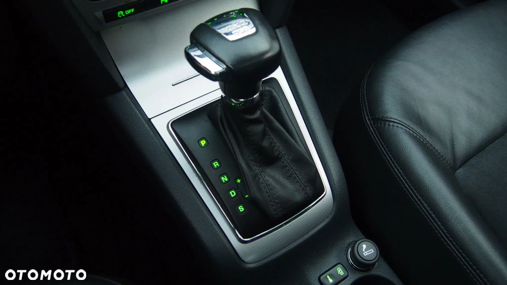 Skoda Octavia Combi 2.0 TDI DPF 4x4 DSG Elegance - 8