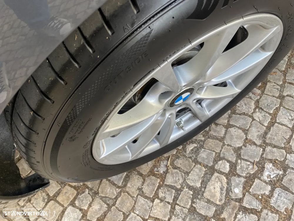 BMW 318 d Touring Ultimate - 10