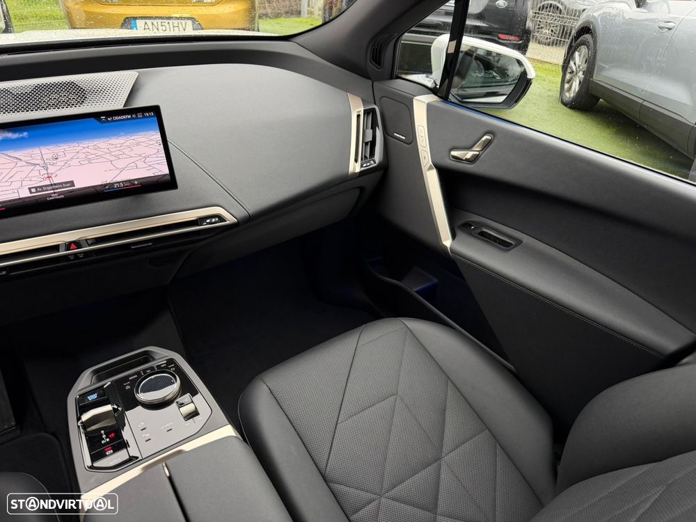 BMW iX xDrive 40 Pack Desportivo - 32