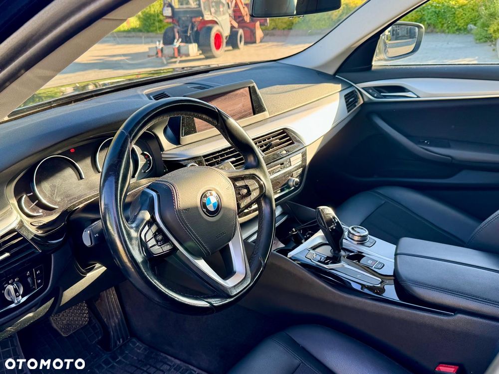 BMW Seria 5 520d Sport Line sport - 12