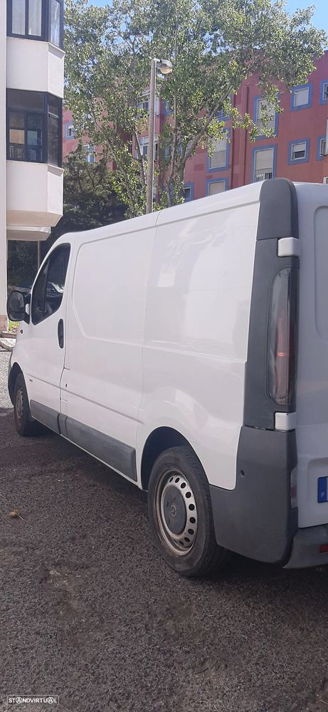 Opel Vivaro 1.9 DTi L1 H1 — fotografia 4