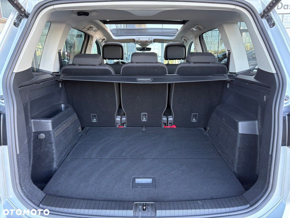 Volkswagen Touran - 20