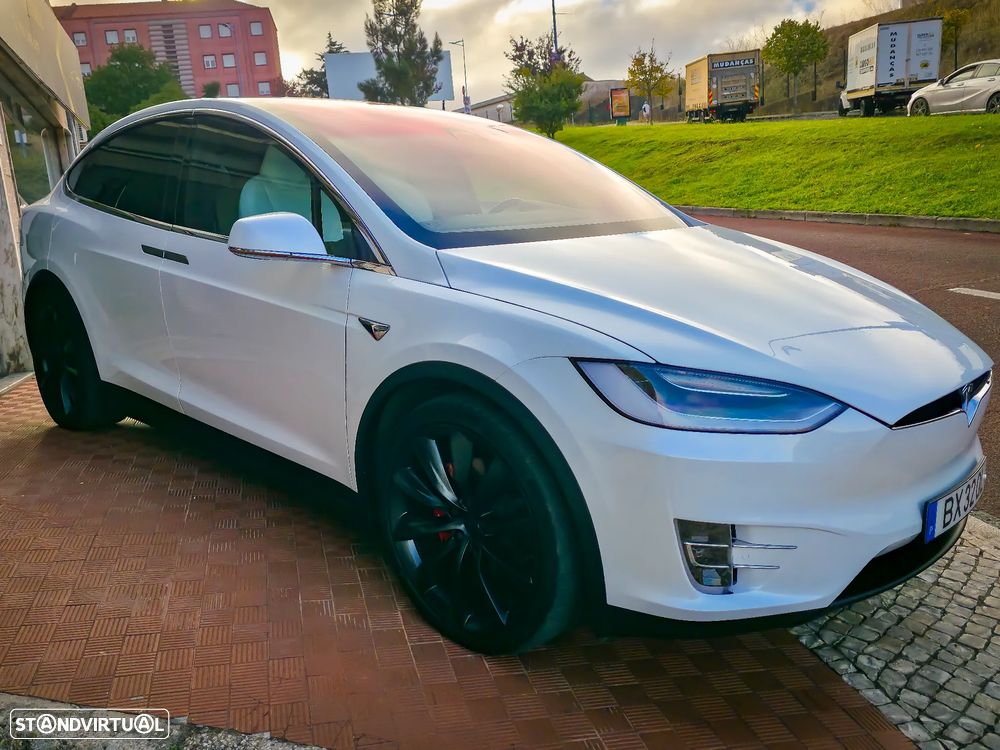 Tesla Model X Performance - 12