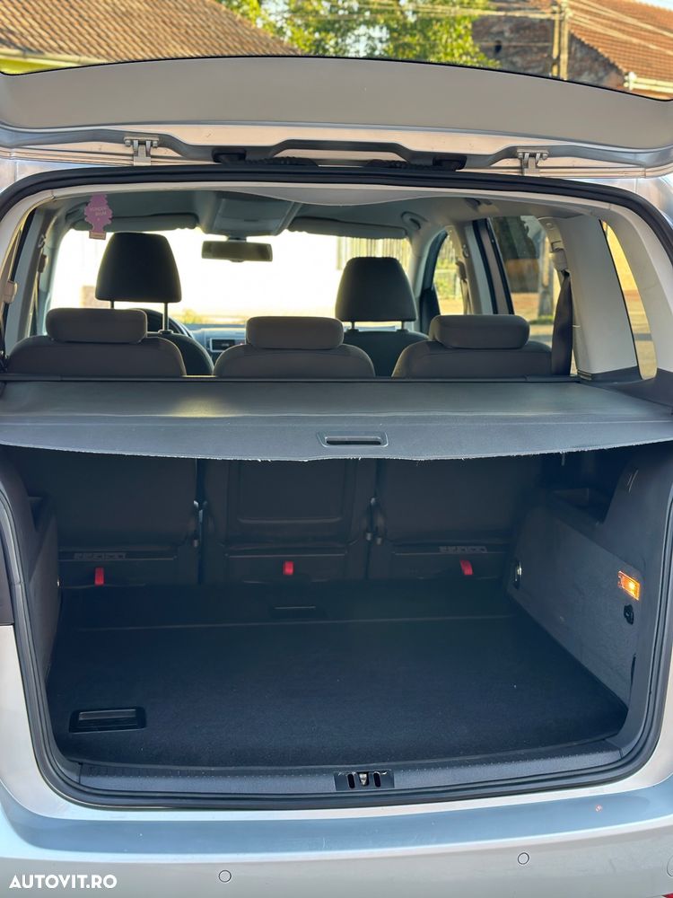 Volkswagen Touran 1.6 TDI BlueMotion Technology Comfortline - 15