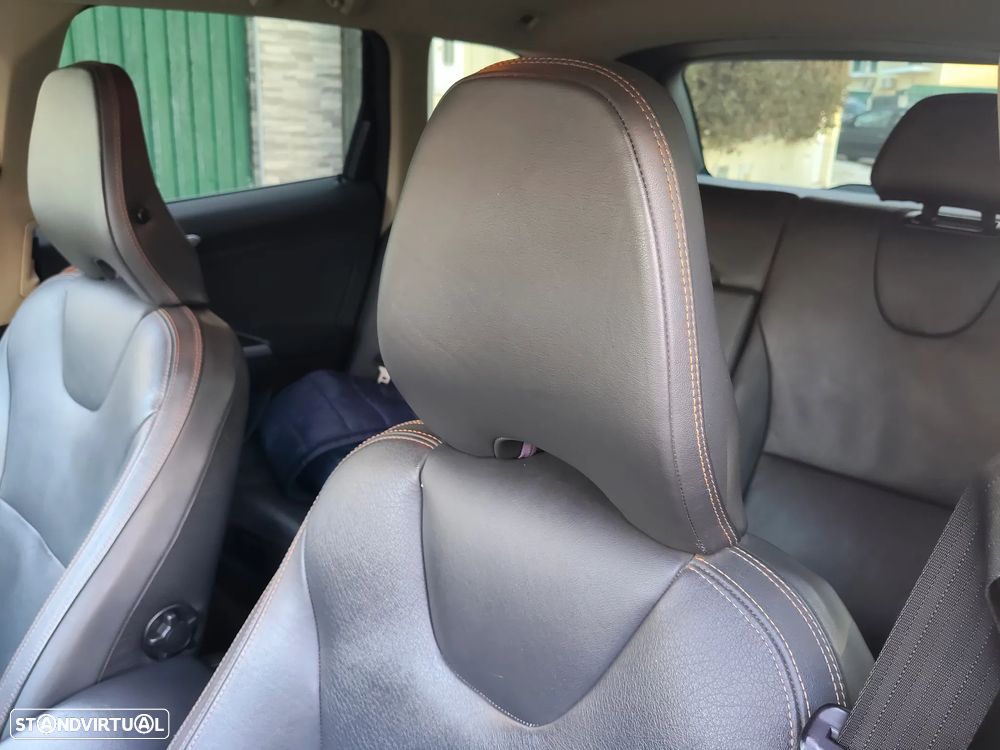 Volvo XC 60 2.0 D4 Momentum Start/Stop - 9