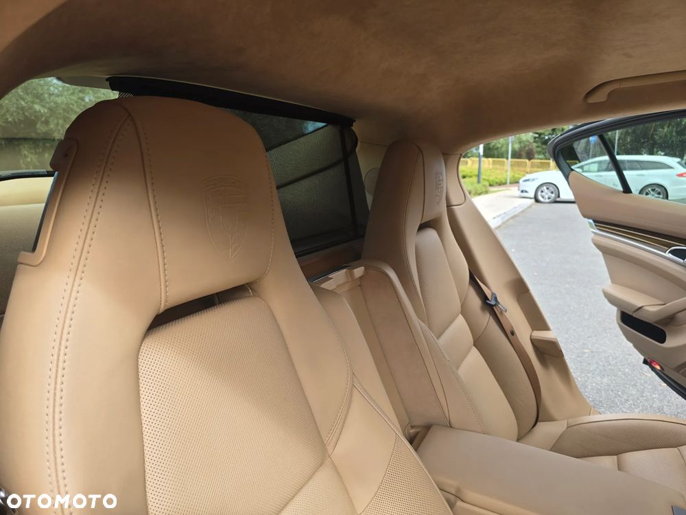 Porsche Panamera Turbo - 18