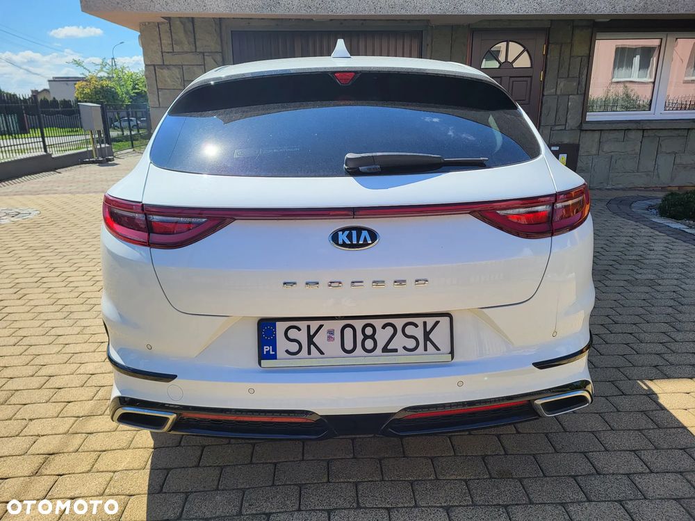 Kia ProCeed - 10