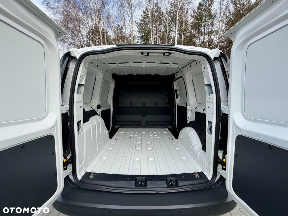 Volkswagen Caddy Cargo silnik: 2,0 l TDI EU6 SCR  75 kW skrzynia biegów: manualna 6 -biegowa rozstaw osi: 2755 mm - 11