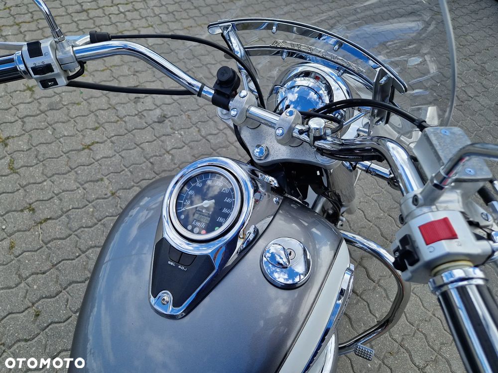 Suzuki VL 800 Volusia - Boulevard C50 - 26