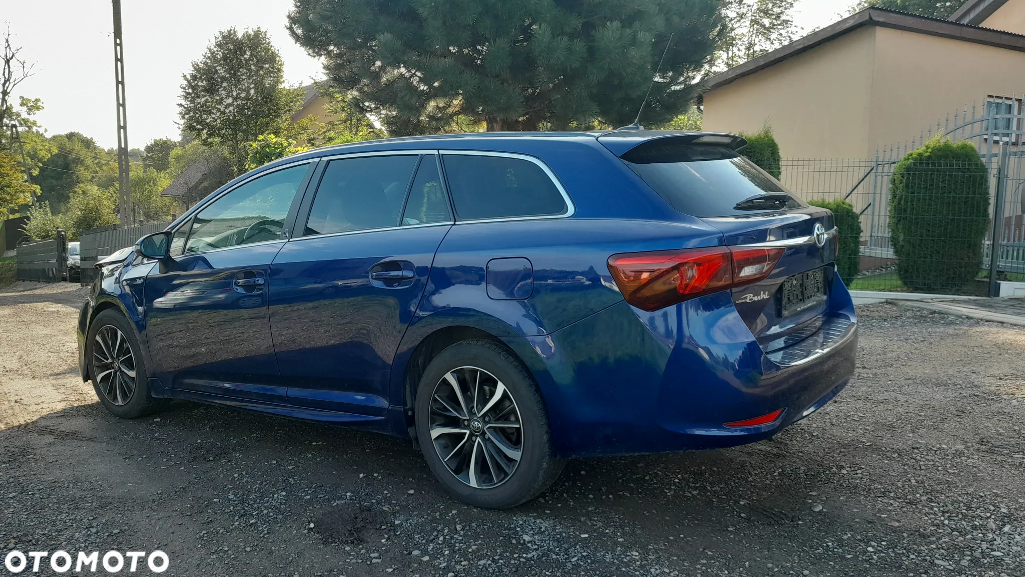 Toyota Avensis - 2