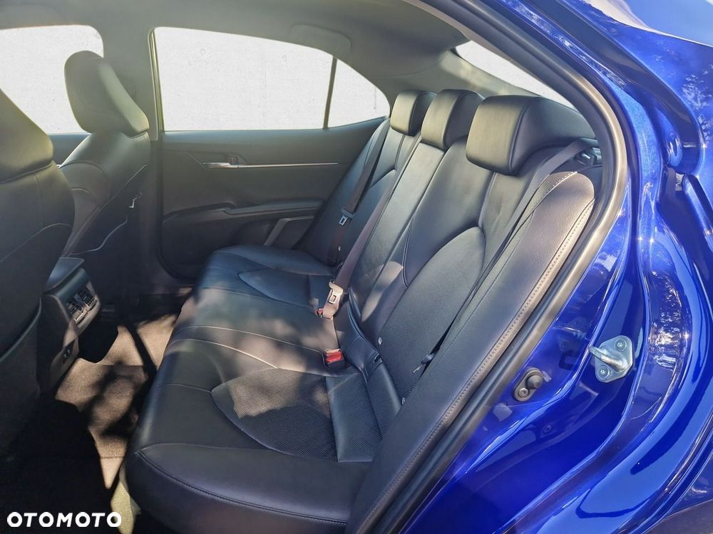 Toyota Camry - 22