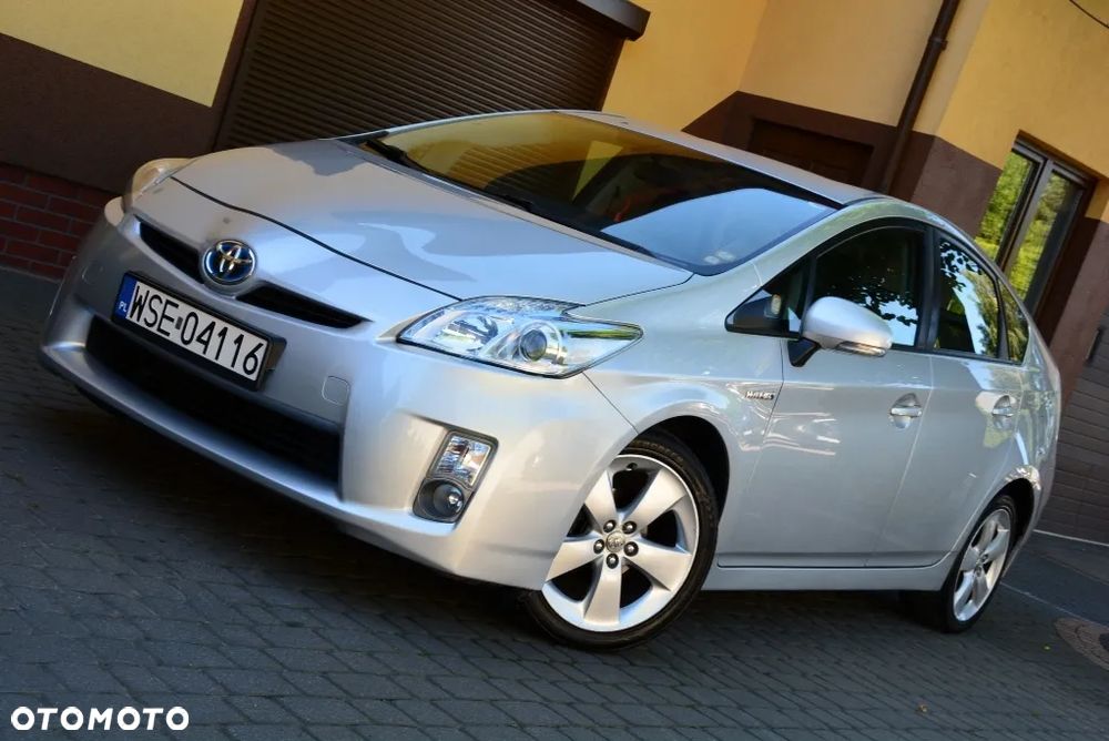 Toyota Prius (Hybrid) Comfort - 2