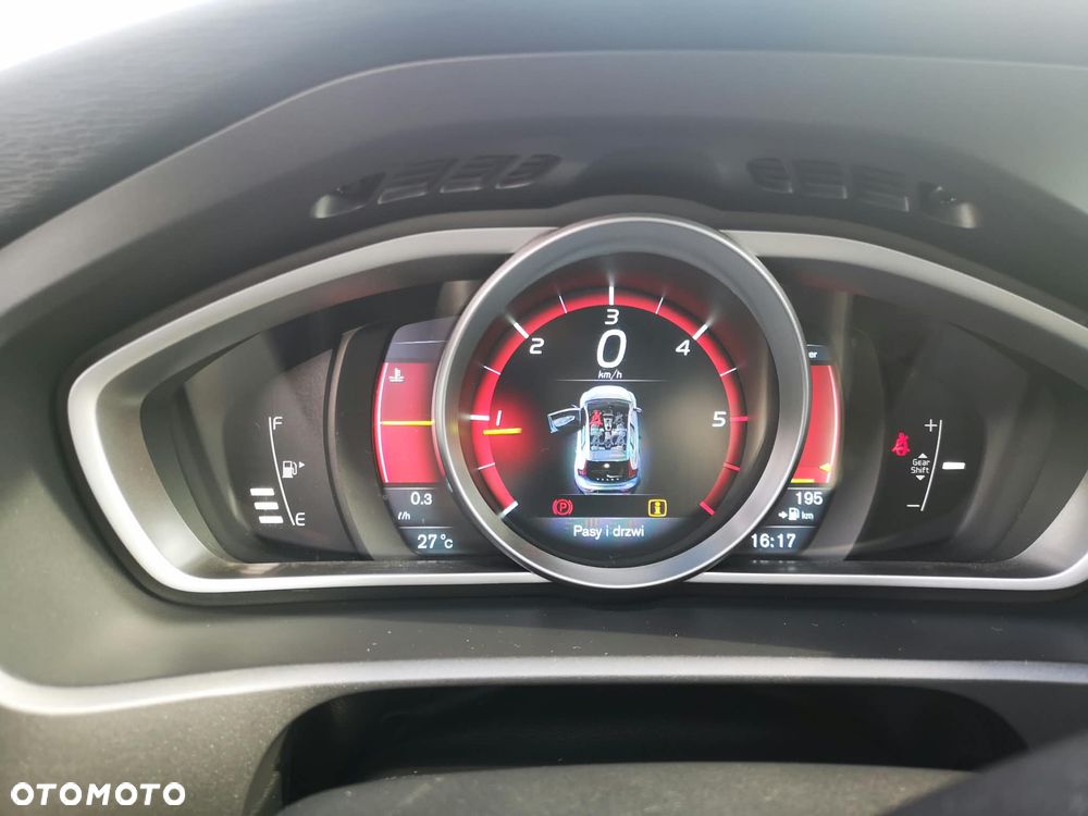 Volvo V40 D2 Momentum - 17