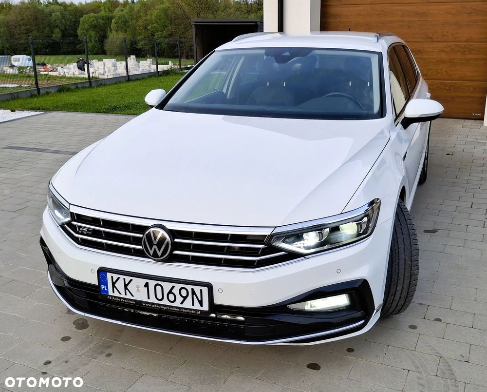 Volkswagen Passat Variant 2.0 TDI SCR DSG 4Motion Elegance - 21