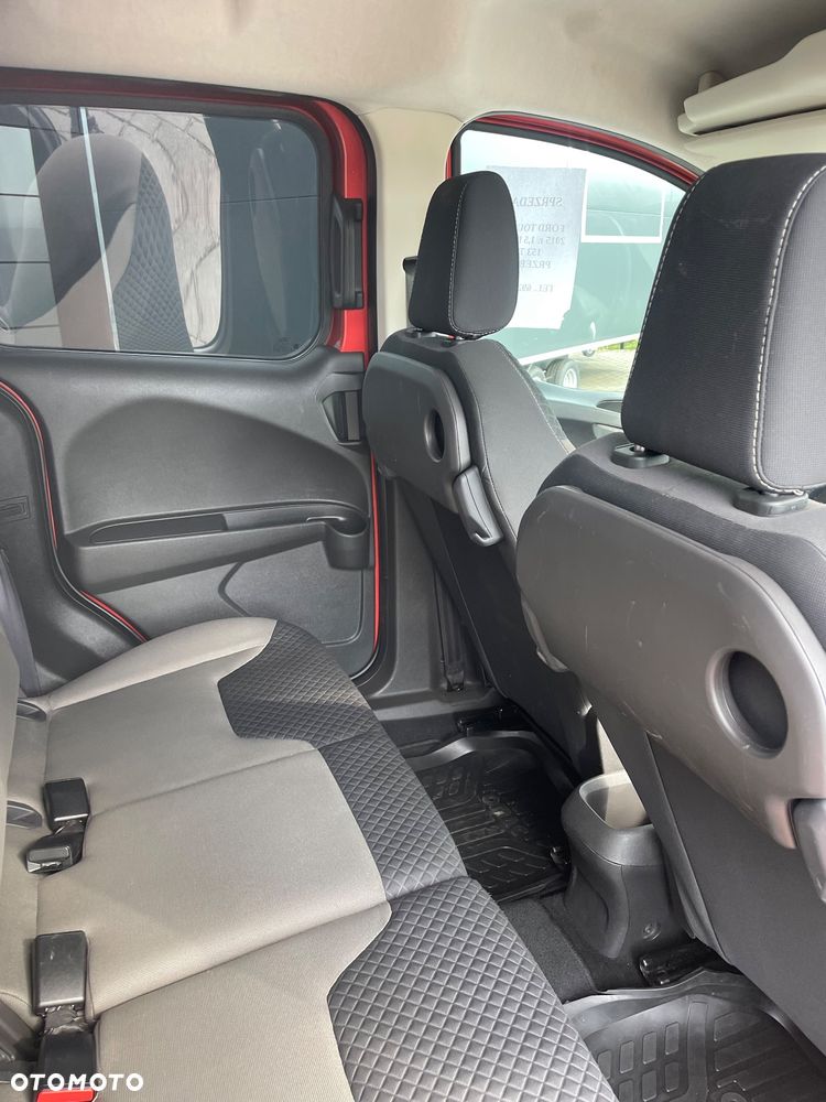 Ford Tourneo Courier - 22
