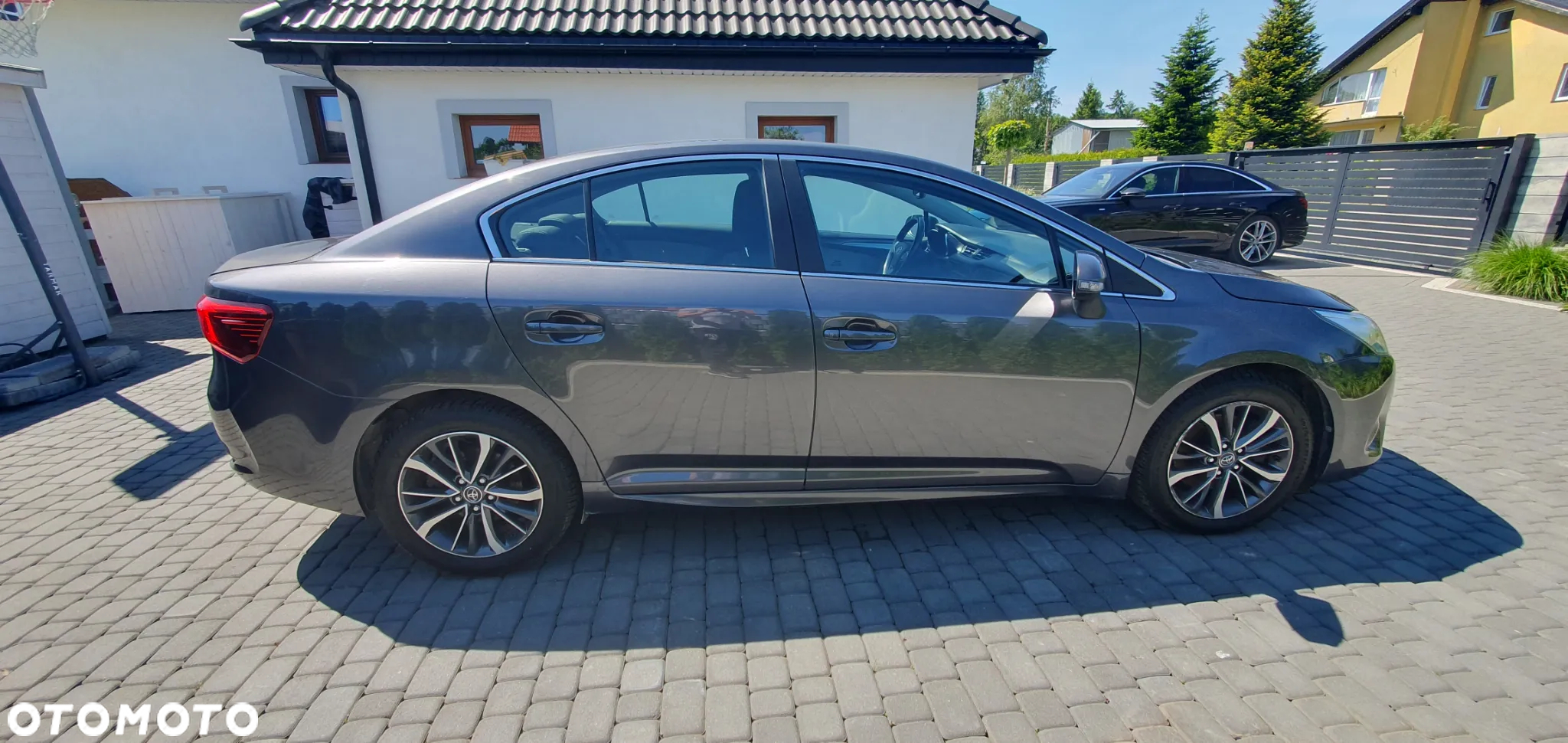 Toyota Avensis 2.0 D-4D Premium - 17