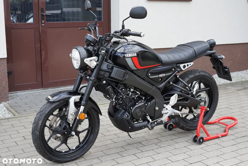 Yamaha XSR - 18