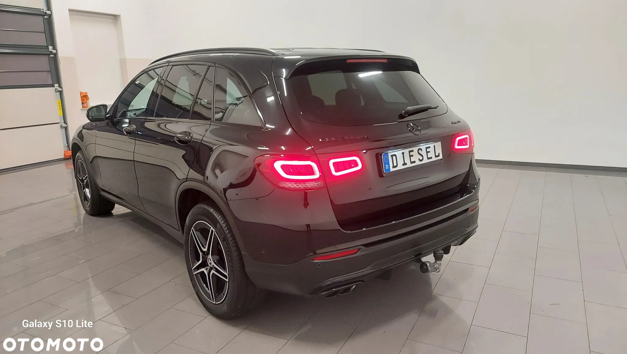 Mercedes-Benz GLC 300 d 4Matic 9G-TRONIC AMG Line Plus - 4