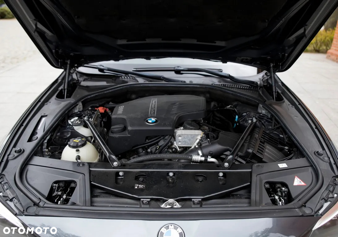 BMW Seria 5 528i - 15