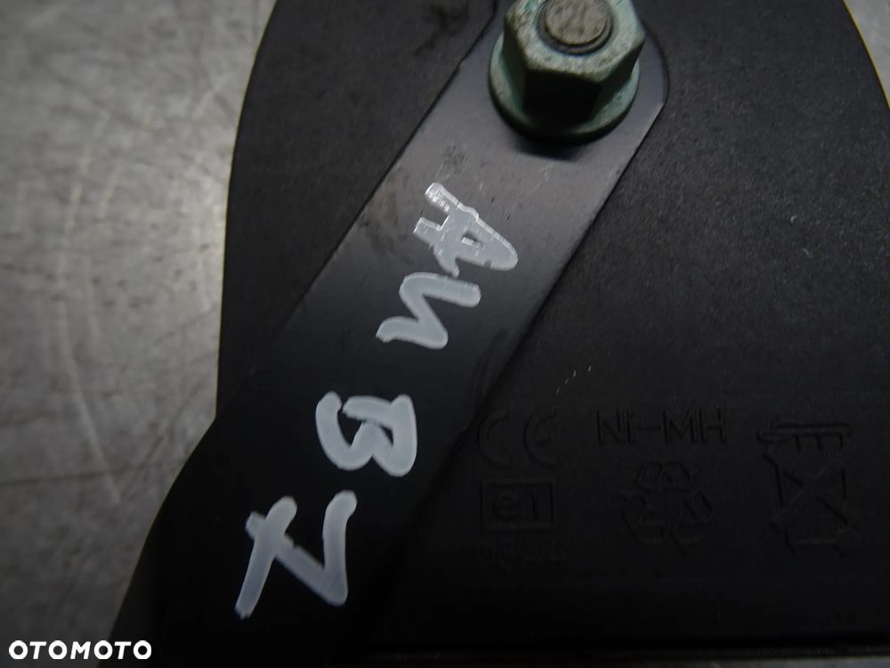 AUDI A4 B7 SEDAN 04-08 1.9TDI SYGNAŁ SYRENA ALARMU 8L0951605A - 3