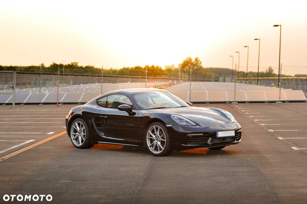 Porsche 718 Cayman - 1