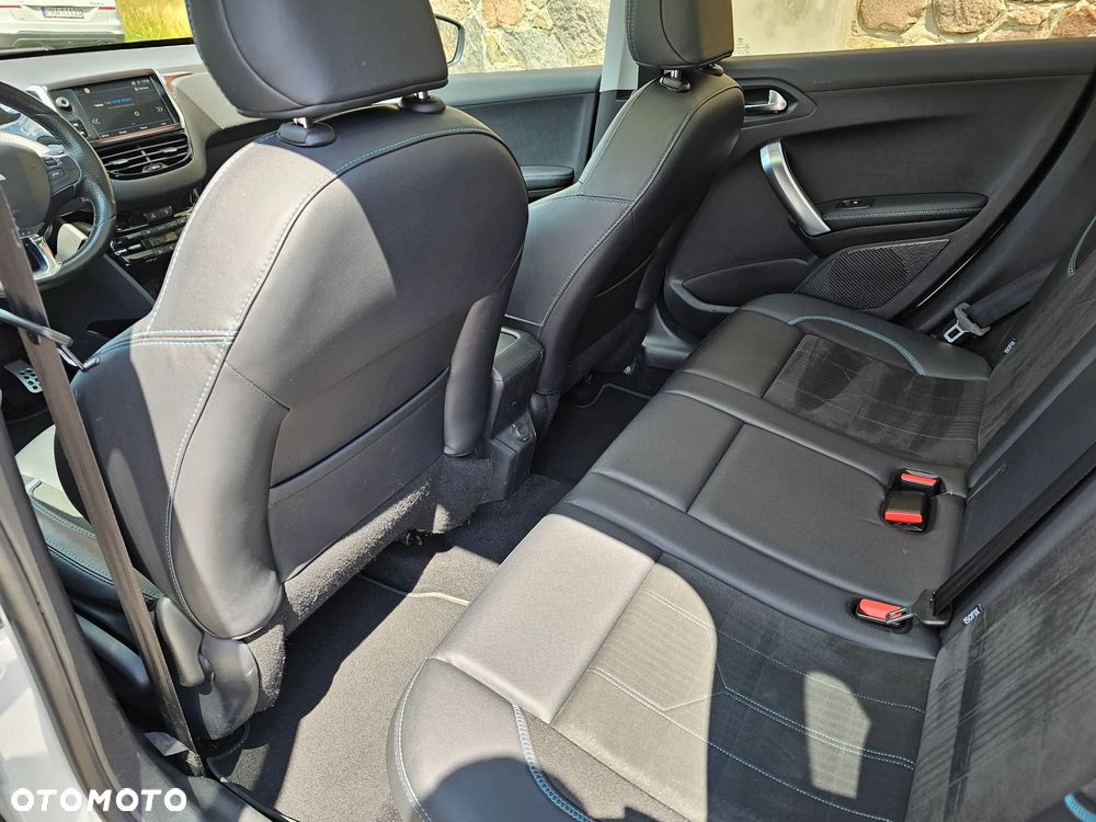 Peugeot 2008 PureTech 110 GPF Stop&Start EAT6 Signature - 10