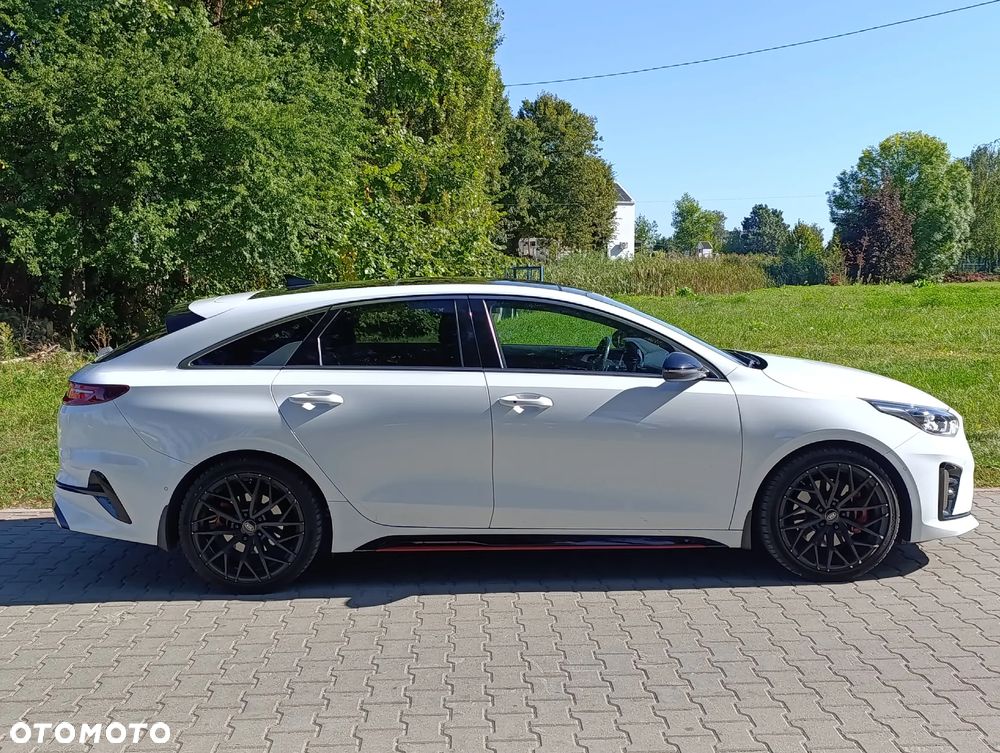 Kia ProCeed 1.6 T-GDI GT DCT - 3