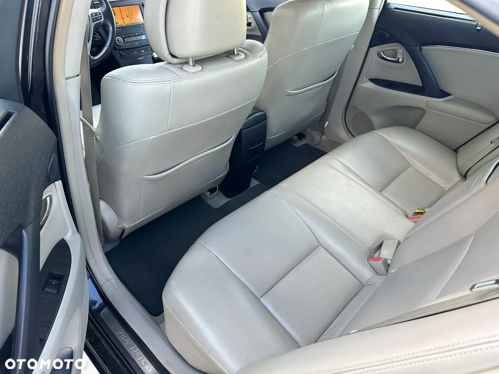 Toyota Avensis 2.2 D-4D Life - 8