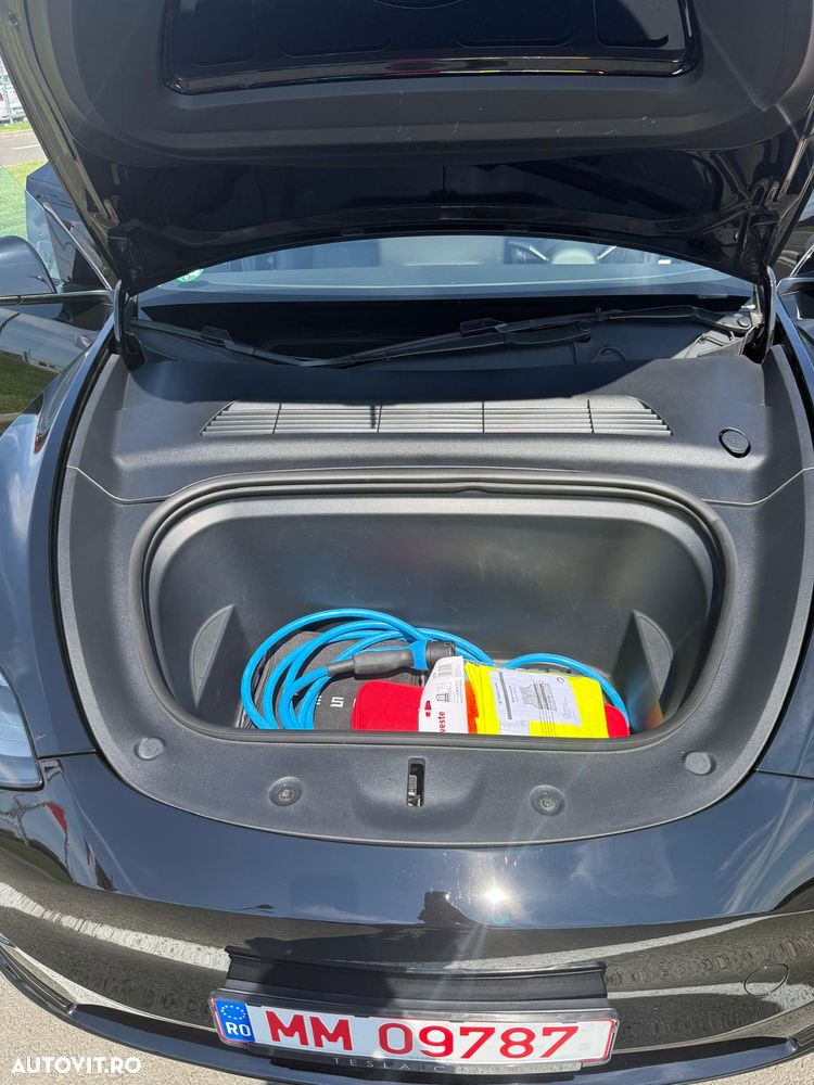 Tesla Model Y Long Range Dual Motor AWD - 30