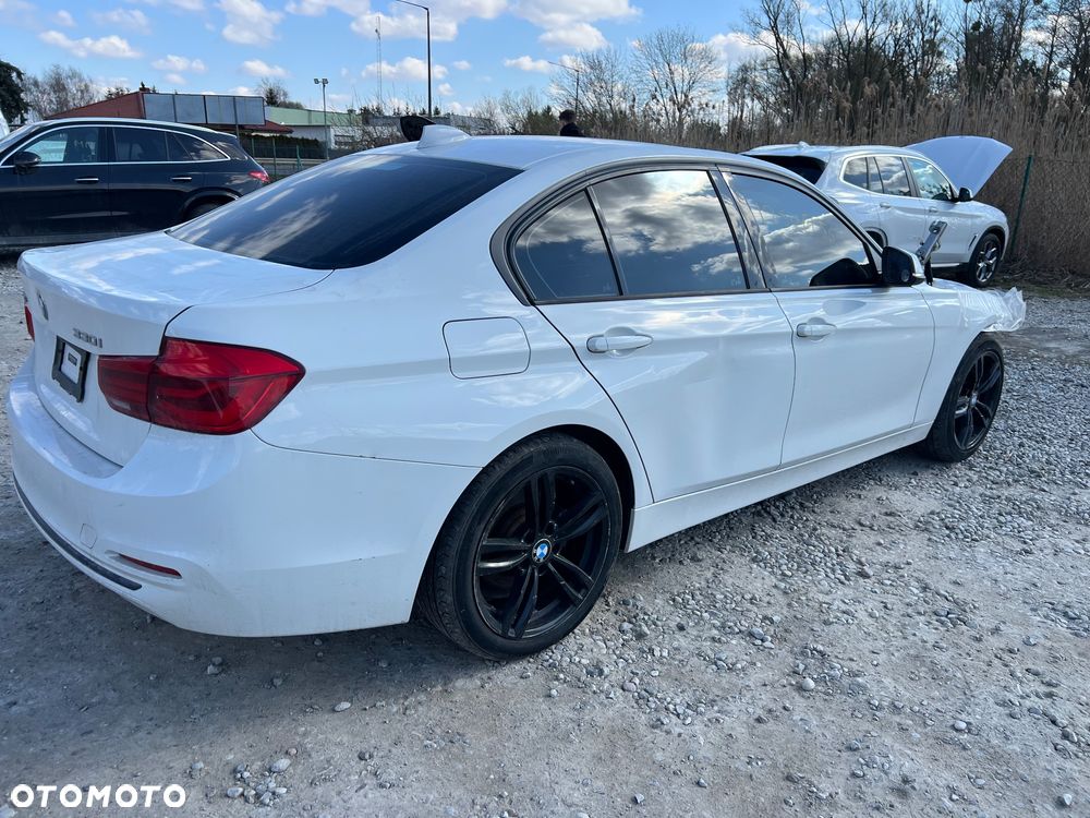 BMW Seria 3 330i xDrive Edition Luxury Line Purity - 2