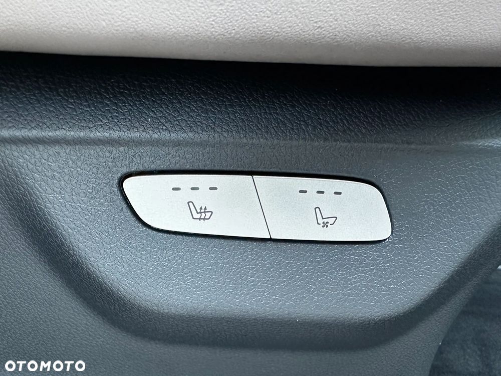 Mercedes-Benz Klasa V 300 d 4-Matic 9G-Tronic Exclusive (d³ugi) - 32