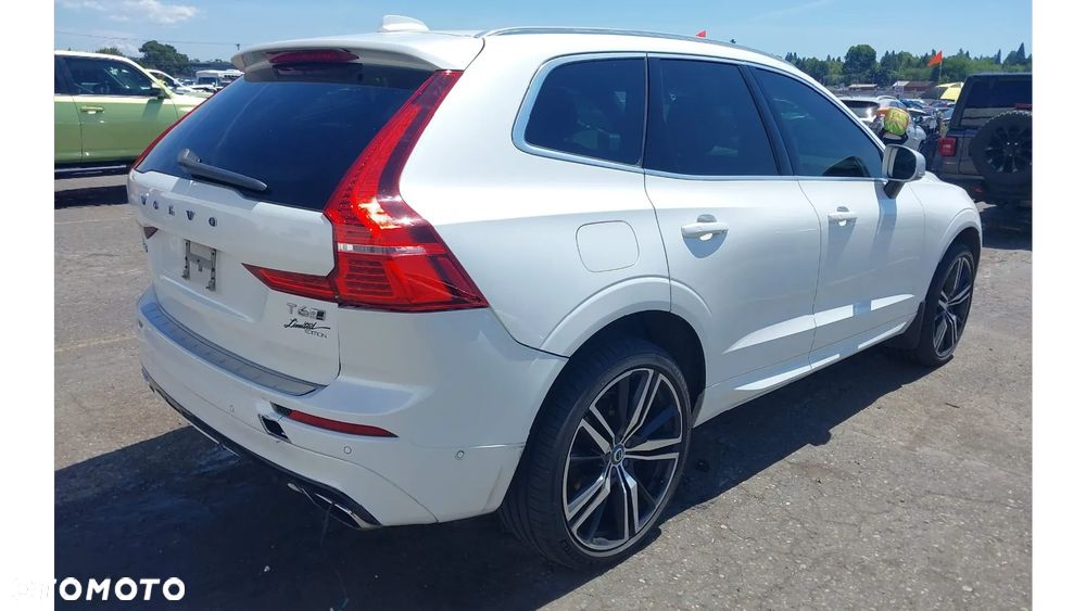 Volvo XC 60 T6 AWD R-Design - 9