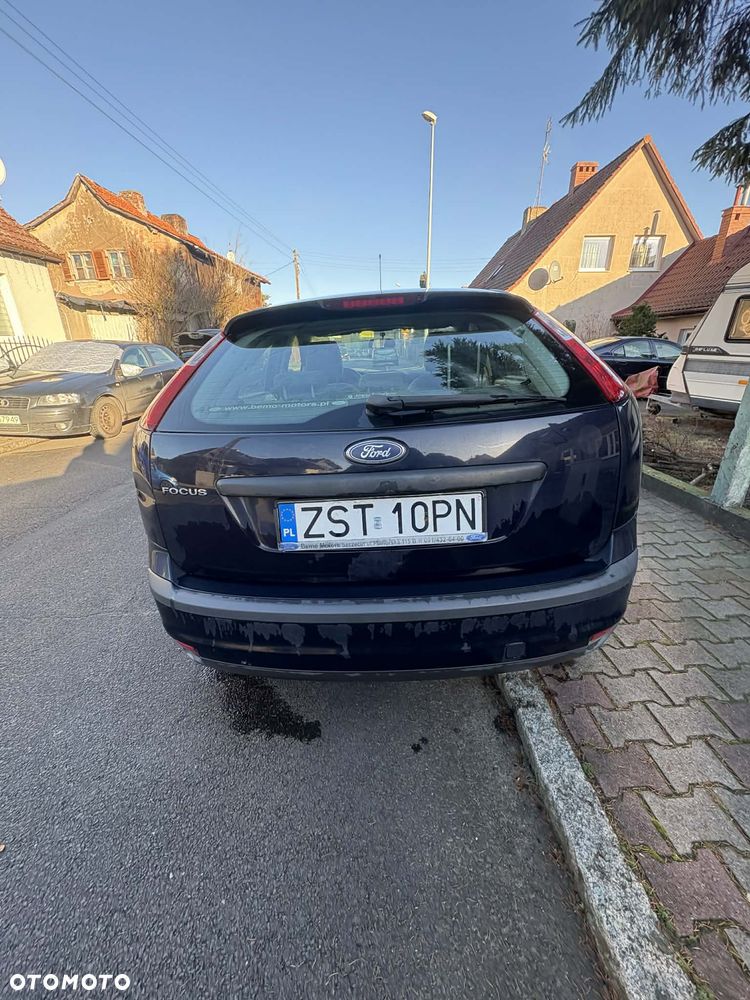 Ford Focus 1.4 Ambiente - 11