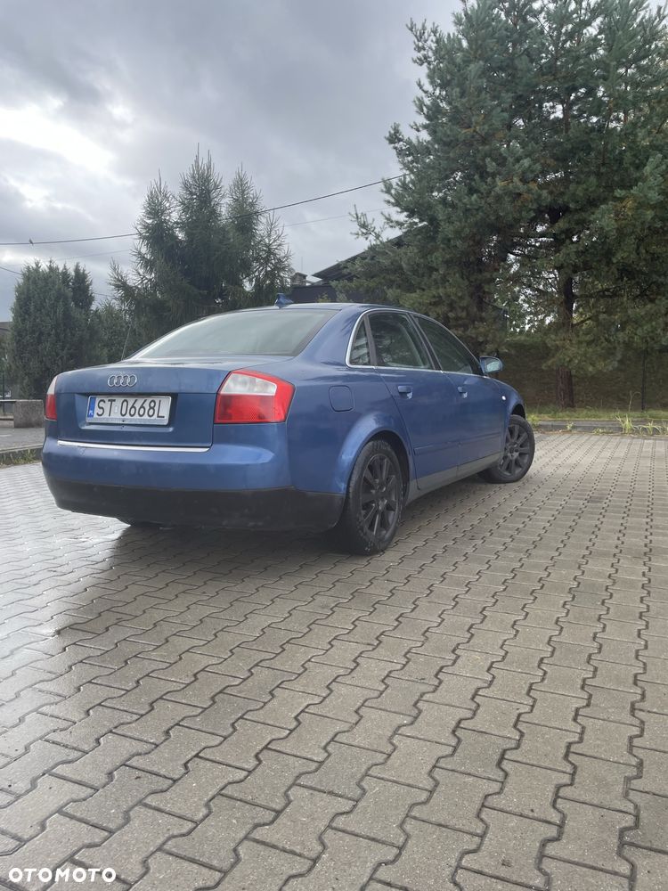 Audi A4 Limousine - 5