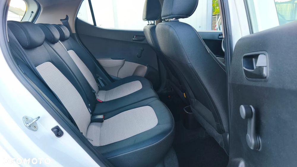 Hyundai i10 - 30
