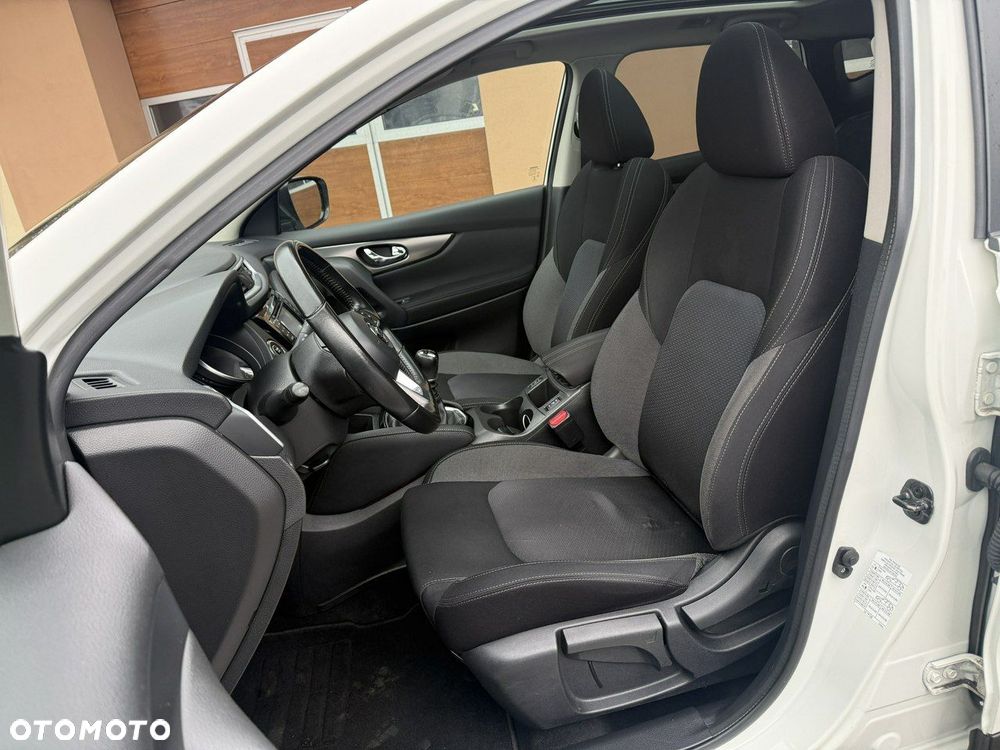 Nissan Qashqai 1.6 DIG-T N-Connecta - 20