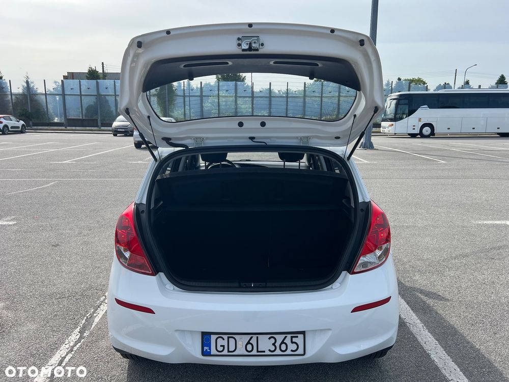 Hyundai i20 1.1 CRDi BlueDrive Classic + - 17