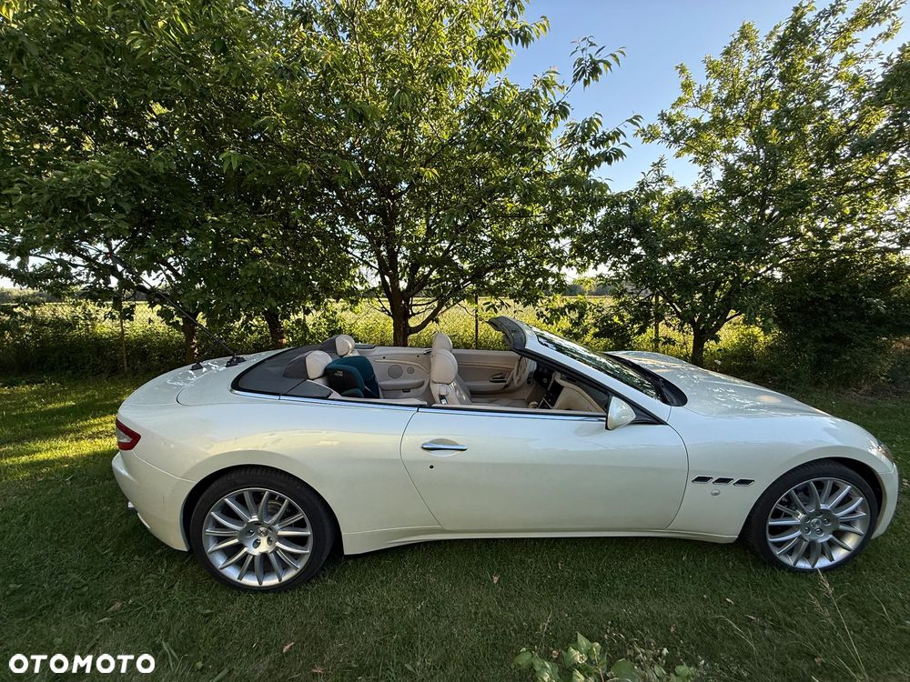Maserati GranCabrio - 15