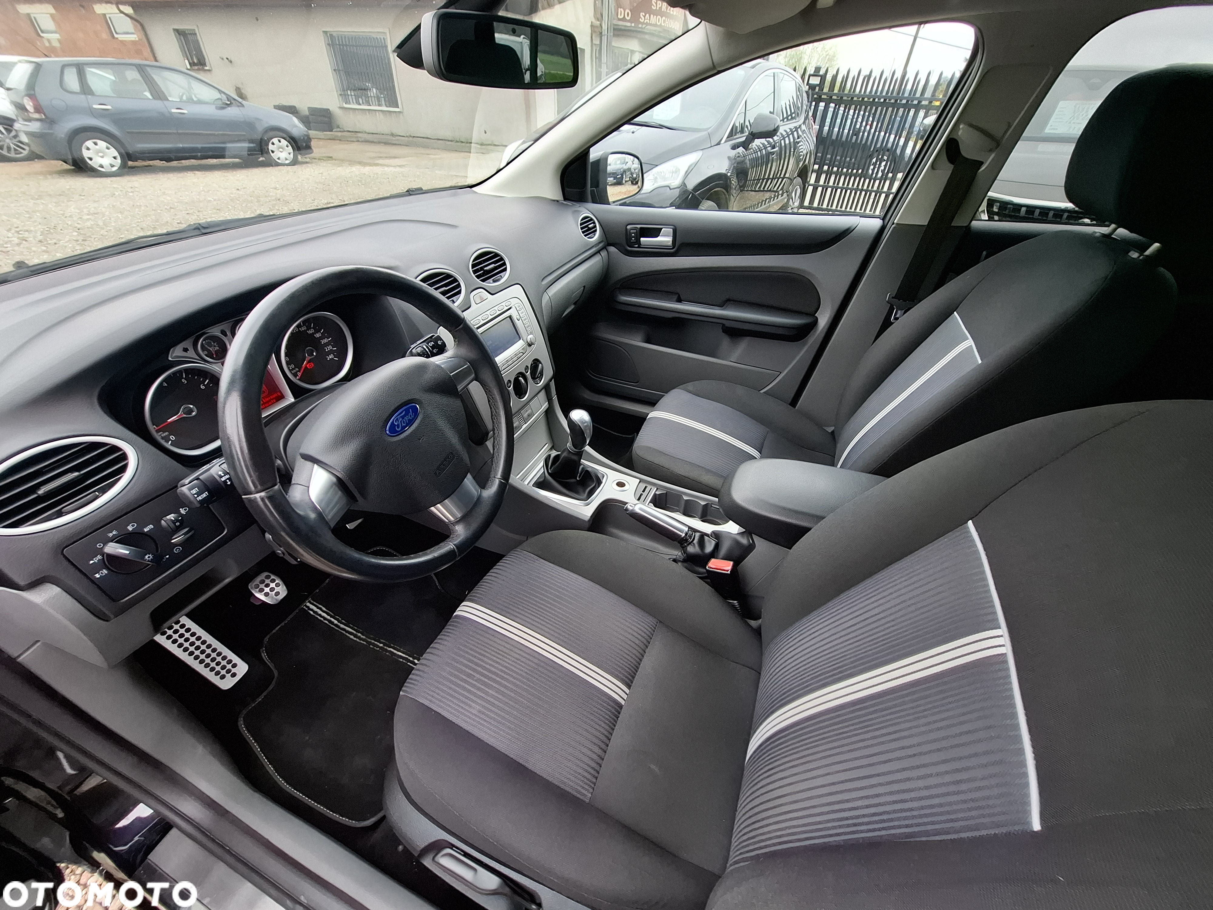 Ford Focus 1.6 Ambiente - 12