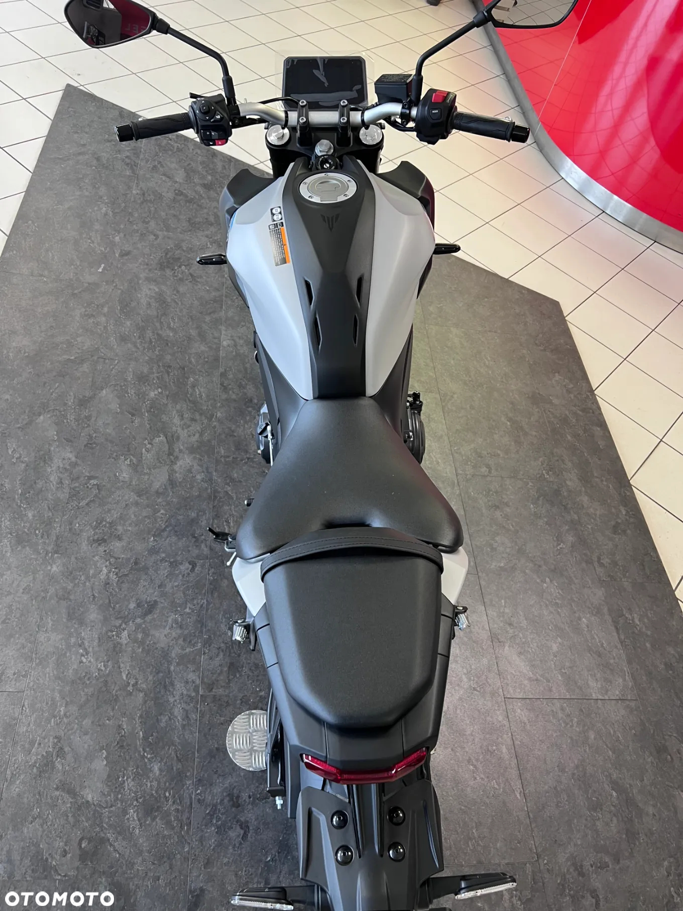 Yamaha MT - 28