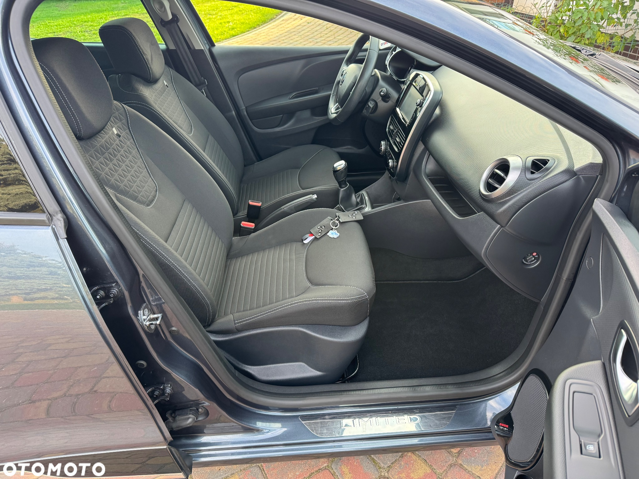 Renault Clio - 30