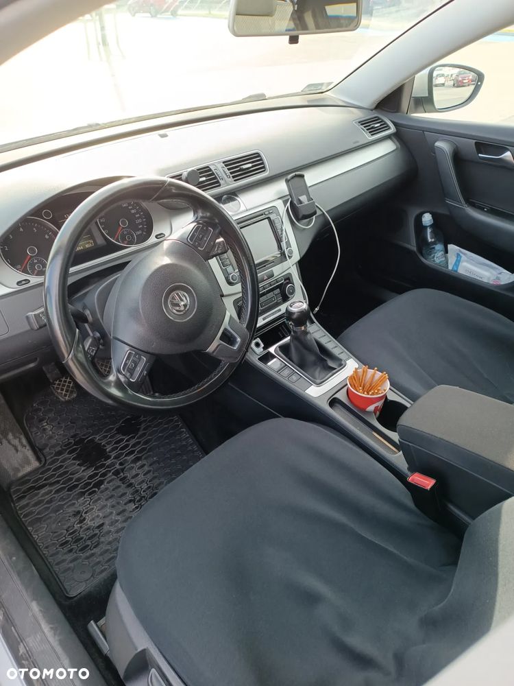 Volkswagen Passat 1.4 TSI BMT Trendline - 2