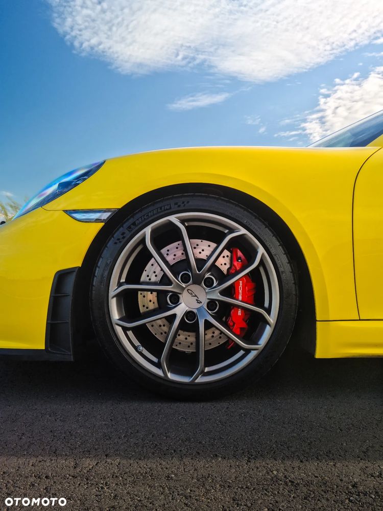 Porsche 718 Cayman GT4 - 7