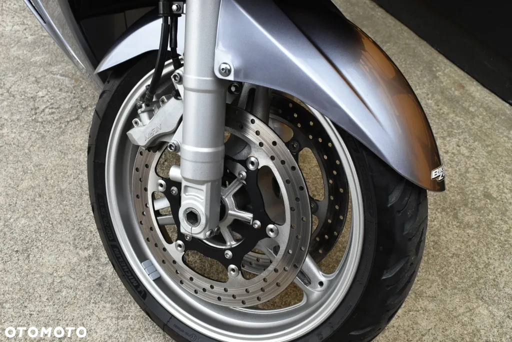 Yamaha FJR - 28
